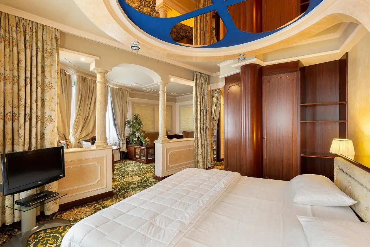 Dreamhotel Appiano Gentile Hotel