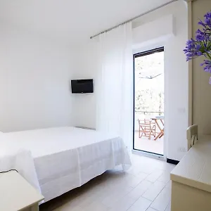  Bed & Breakfast Via Sant'anna Italy