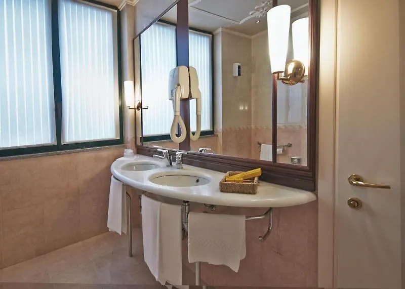 מלון אפיאנו ג'נטילה Dreamhotel